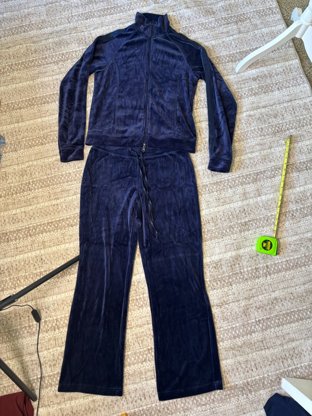 N.Y.L. New York Laundry Navy Velour 2pc set Tracksuit Petite M Zip Pockets NWT